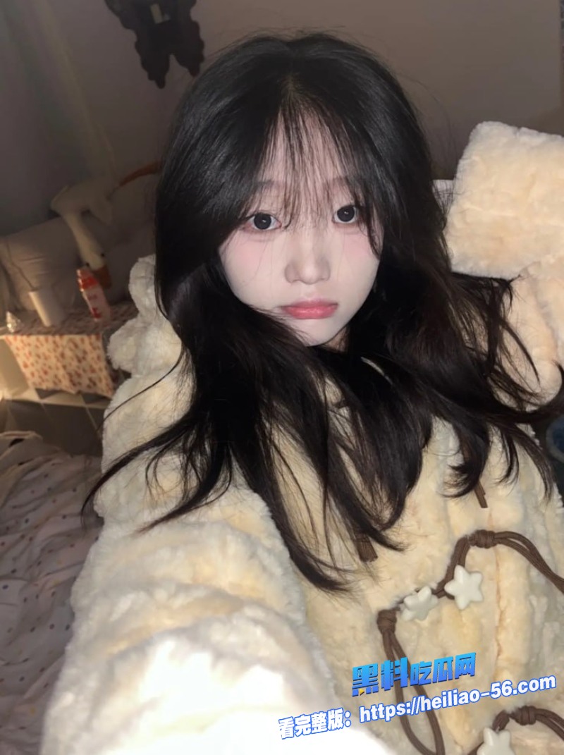 8岁萝莉三姐妹直播大秀超嫩人设逼受罪嫩穴被操到红肿1