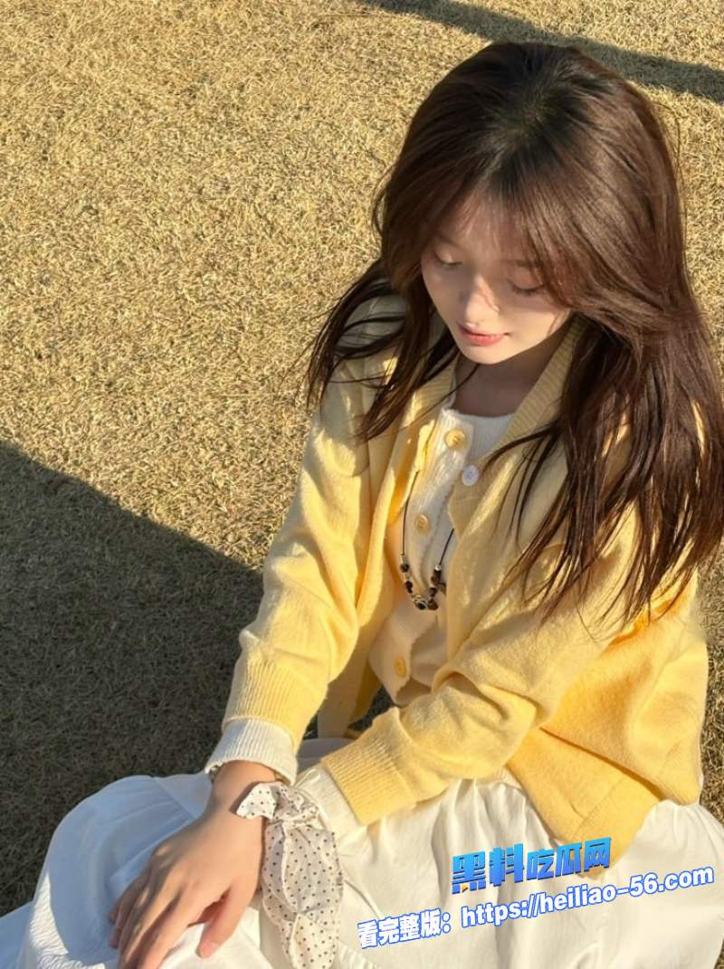 8岁萝莉三姐妹直播大秀超嫩人设逼受罪嫩穴被操到红肿4