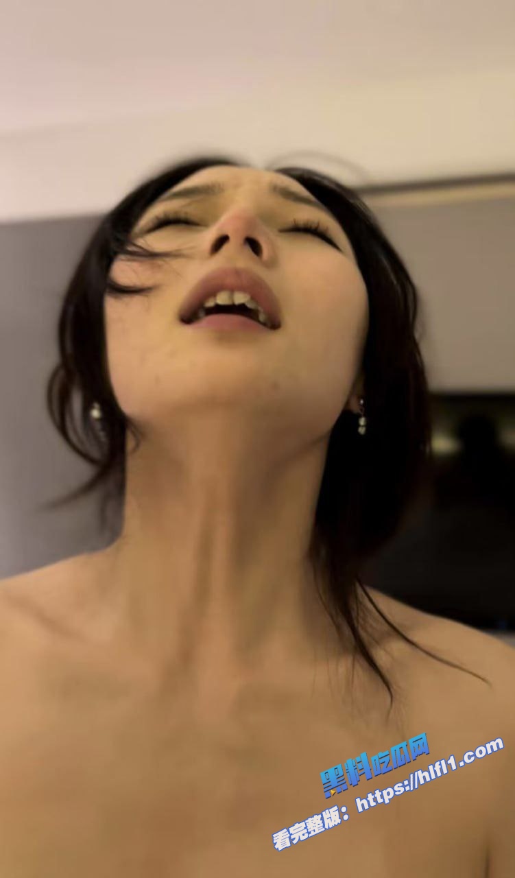 厦门极品反差婊 宋思翊 找单男专练口活 被男友发现曝光 独爱吃精！3