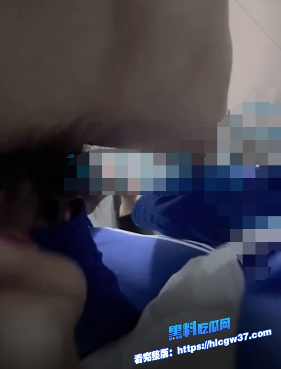 真实兄妹乱伦禽兽表哥看表妹彤彤沉迷手机用大鸡吧好好惩罚表妹爆插表妹白虎嫩穴 8 真实兄妹乱伦禽兽表哥看表妹彤彤沉迷手机用大鸡吧好好惩罚表妹爆插表妹白虎嫩穴 8