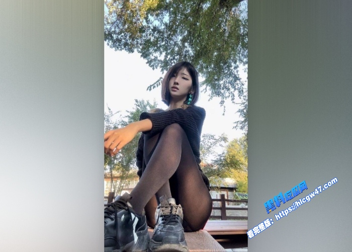 韩国极品反差美少女土豪定制私人视频流出高颜值大长腿母狗性感连体丝袜无内自拍 图12WH700x500px