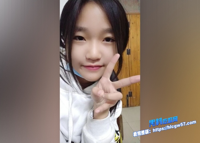 高中生少女清纯懵懂朴实无华顶级白虎馒头嫩穴让你一次看个够 图2