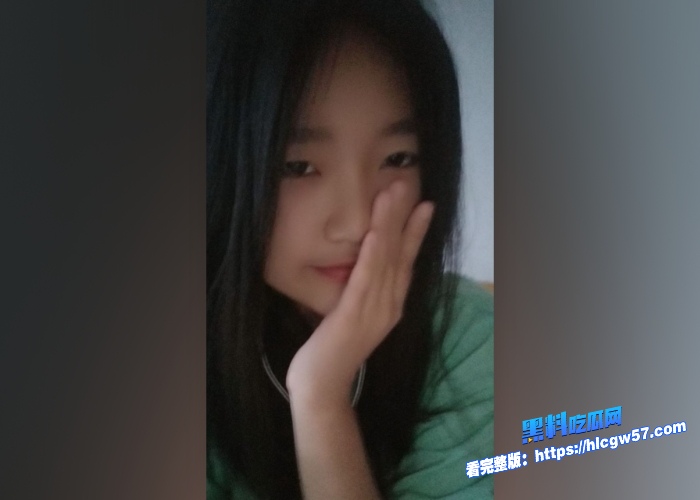 高中生少女清纯懵懂朴实无华顶级白虎馒头嫩穴让你一次看个够 图3