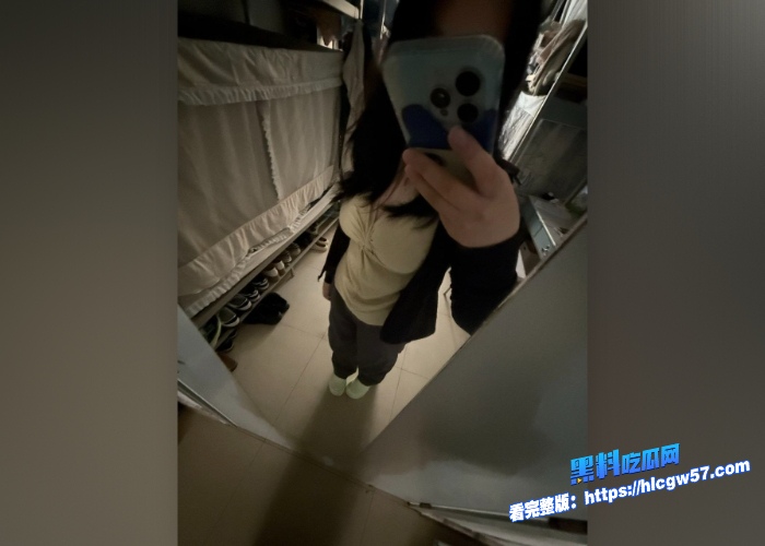 高中生少女清纯懵懂朴实无华顶级白虎馒头嫩穴让你一次看个够 图5