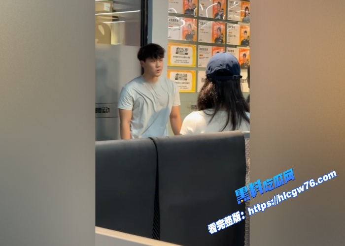 健身圈大瓜万达鹭港健身房男教练郭毅鸿同时睡了4个富婆会员脚踩多条船被发现两富婆堵在店里狂扇巴掌质问现场画面曝光 图3