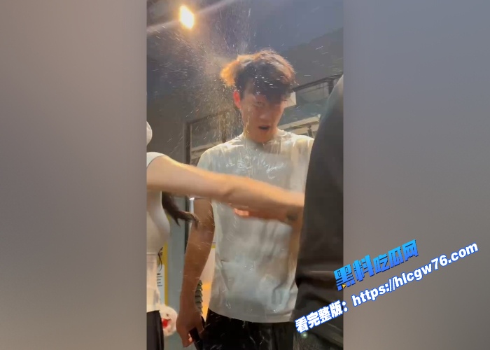 健身圈大瓜万达鹭港健身房男教练郭毅鸿同时睡了4个富婆会员脚踩多条船被发现两富婆堵在店里狂扇巴掌质问现场画面曝光 图6