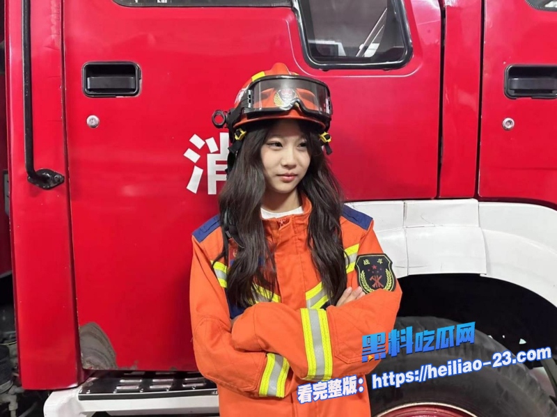 高颜值极品反差母狗李舒瑶三年蜕变大骚逼巨乳肥臀高挑身材吃鸡巴超熟练彻底展现母狗本性 2