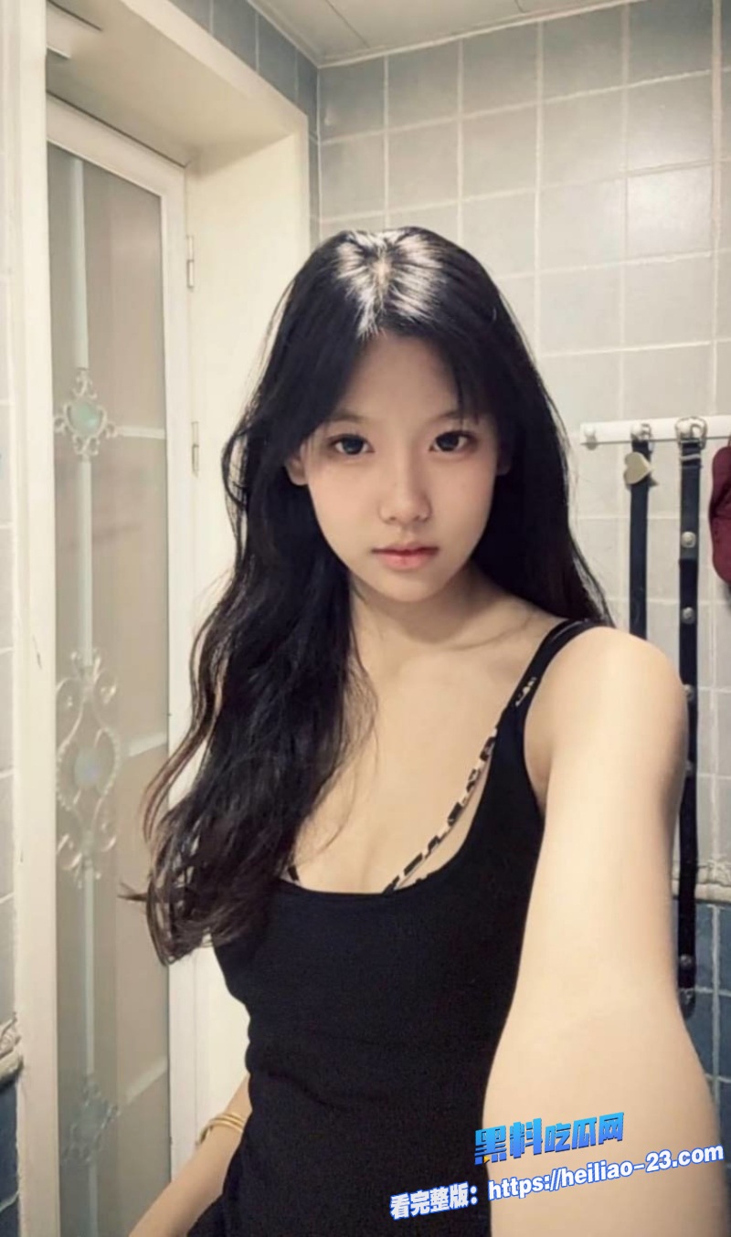 高颜值极品反差母狗李舒瑶三年蜕变大骚逼巨乳肥臀高挑身材吃鸡巴超熟练彻底展现母狗本性 9