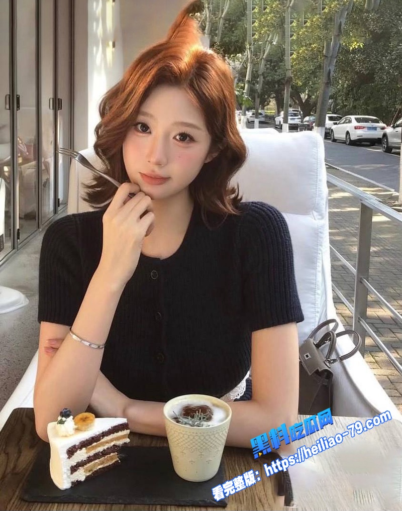 藏传喇嘛 多桀仁卿 破戒聊骚约炮 劈腿2女信徒酒店搂吻上床视频流出 佛门高僧人设崩塌图30 藏传喇嘛 多桀仁卿 破戒聊骚约炮 劈腿2女信徒酒店搂吻上床视频流出 佛门高僧人设崩塌图30