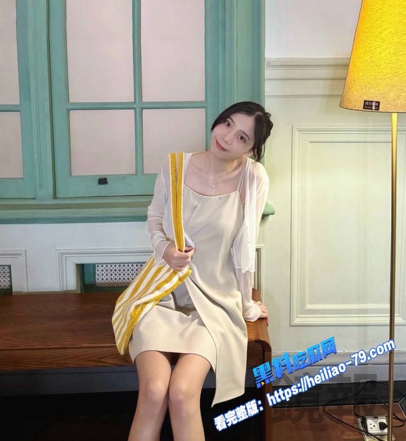 藏传喇嘛 多桀仁卿 破戒聊骚约炮 劈腿2女信徒酒店搂吻上床视频流出 佛门高僧人设崩塌图32 藏传喇嘛 多桀仁卿 破戒聊骚约炮 劈腿2女信徒酒店搂吻上床视频流出 佛门高僧人设崩塌图32