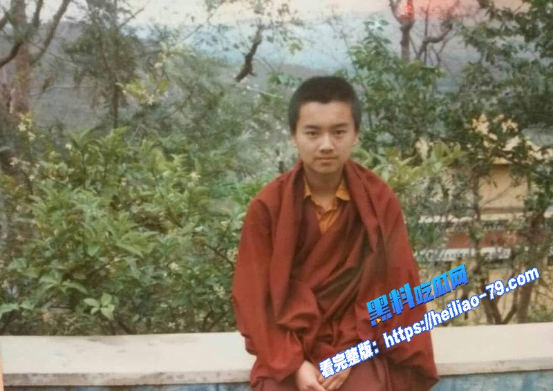 藏传喇嘛 多桀仁卿 破戒聊骚约炮 劈腿2女信徒酒店搂吻上床视频流出 佛门高僧人设崩塌图37 藏传喇嘛 多桀仁卿 破戒聊骚约炮 劈腿2女信徒酒店搂吻上床视频流出 佛门高僧人设崩塌图37