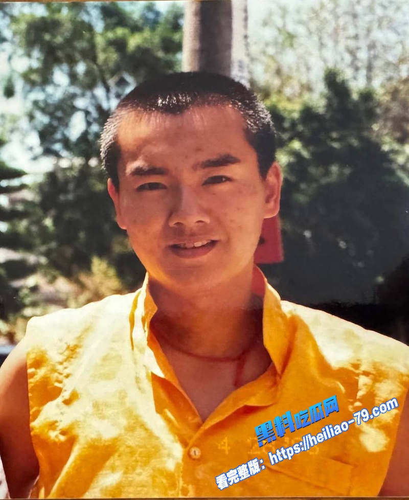 藏传喇嘛 多桀仁卿 破戒聊骚约炮 劈腿2女信徒酒店搂吻上床视频流出 佛门高僧人设崩塌图39 藏传喇嘛 多桀仁卿 破戒聊骚约炮 劈腿2女信徒酒店搂吻上床视频流出 佛门高僧人设崩塌图39