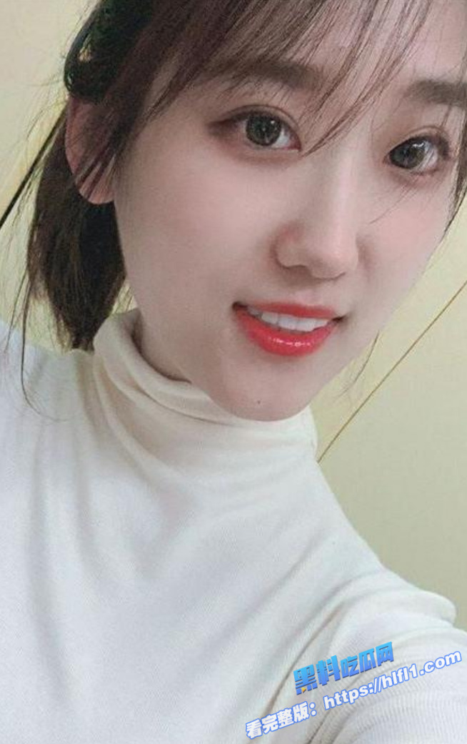 宁波银行信贷经理 王晓菲 与土豪客户啪啪视频流出 骚母狗被操的时候表情相当到位！图1