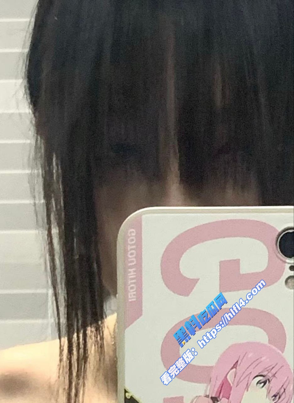 广东深圳苦逼在校高中生一枚喜欢后入 可以自己把握节奏翘着屁股往后吞 图1