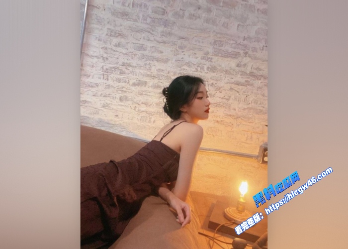 南京某艺术学院高颜值舞蹈生反差骚母狗被金主包养调教情趣开档黑丝暴力后入 图1WH700x500px