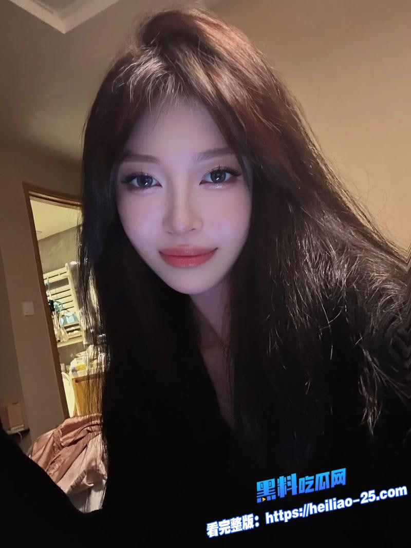 秘书姐姐下班制服诱惑包臀裙还没脱就被咸猪手揉到秒变母狗1