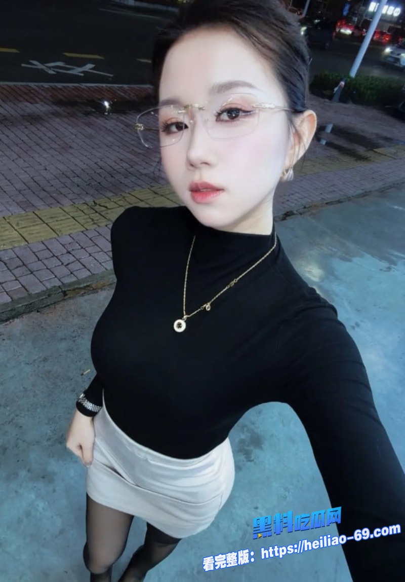 眼镜骚御姐3P太刺激两个猛男抬腿轮操勒逼裤御姐悬空疯狂中出看湿了1 眼镜骚御姐3P太刺激两个猛男抬腿轮操勒逼裤御姐悬空疯狂中出看湿了1
