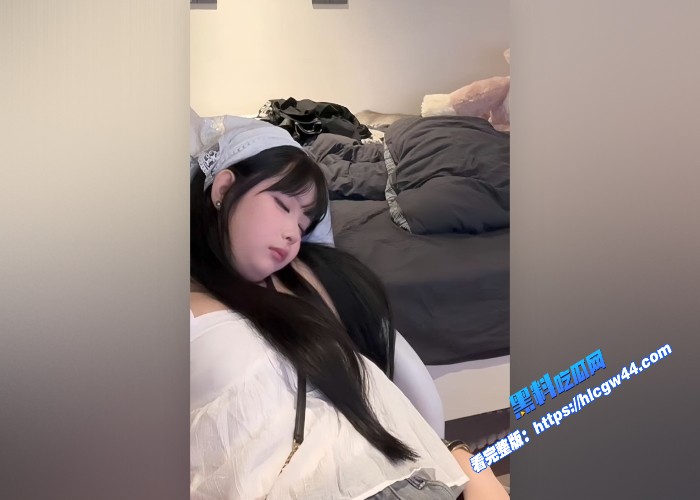 黑料PK同样是萝莉少女天花板小屁大王VS真真u你最中意谁的身材和颜值呢还更喜欢粉嫩的小穴 图 1WH700x500px