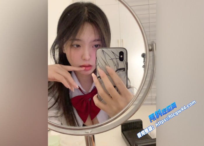 黑料PK同样是萝莉少女天花板小屁大王VS真真u你最中意谁的身材和颜值呢还更喜欢粉嫩的小穴 图 17WH700x500px