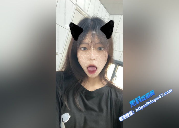 高颜值在校大三学生 母狗蹲吐舌翻白眼 抠穴自慰释放自己 反差感十足1
