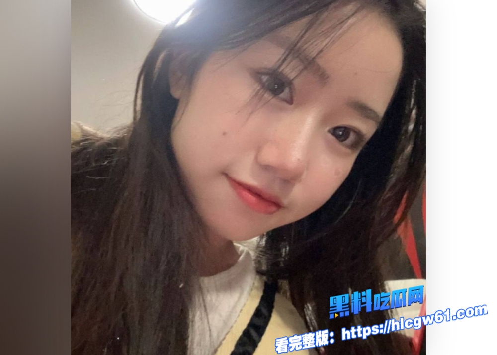 高颜值眼镜娘学妹被金主包养内射啪啪不雅视频曝光看着清纯实际在床上骚的很 14