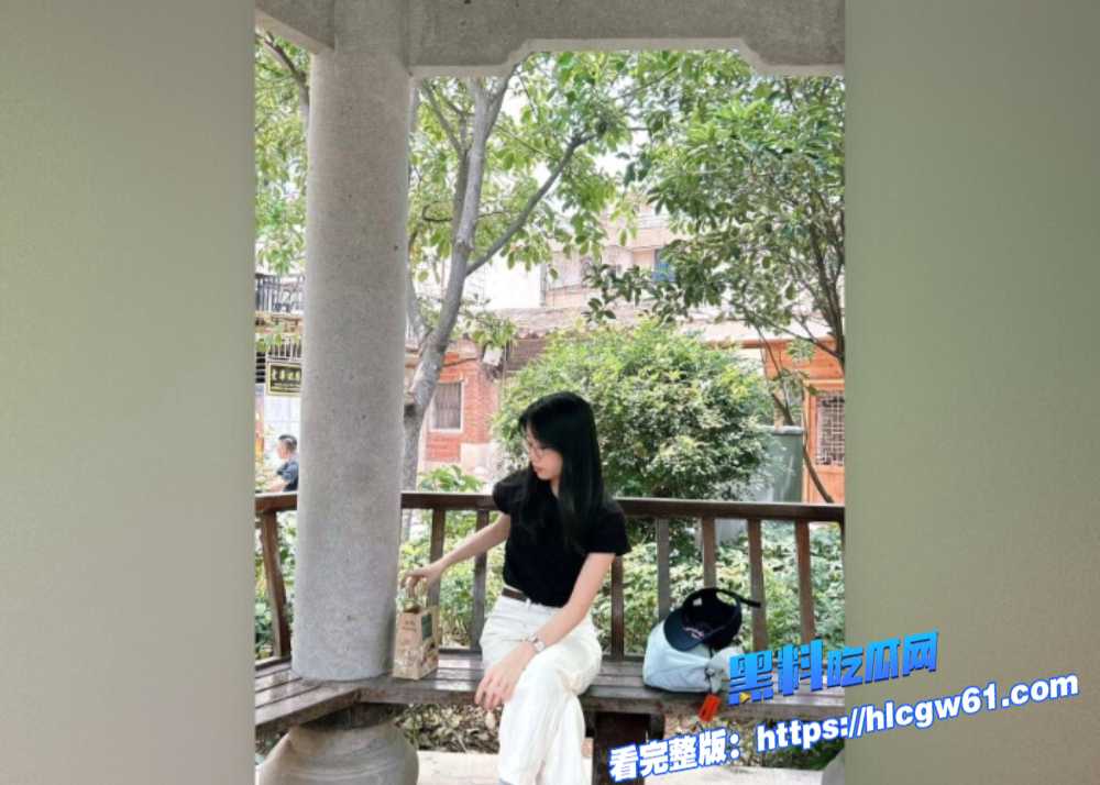 高颜值眼镜娘学妹被金主包养内射啪啪不雅视频曝光看着清纯实际在床上骚的很 6