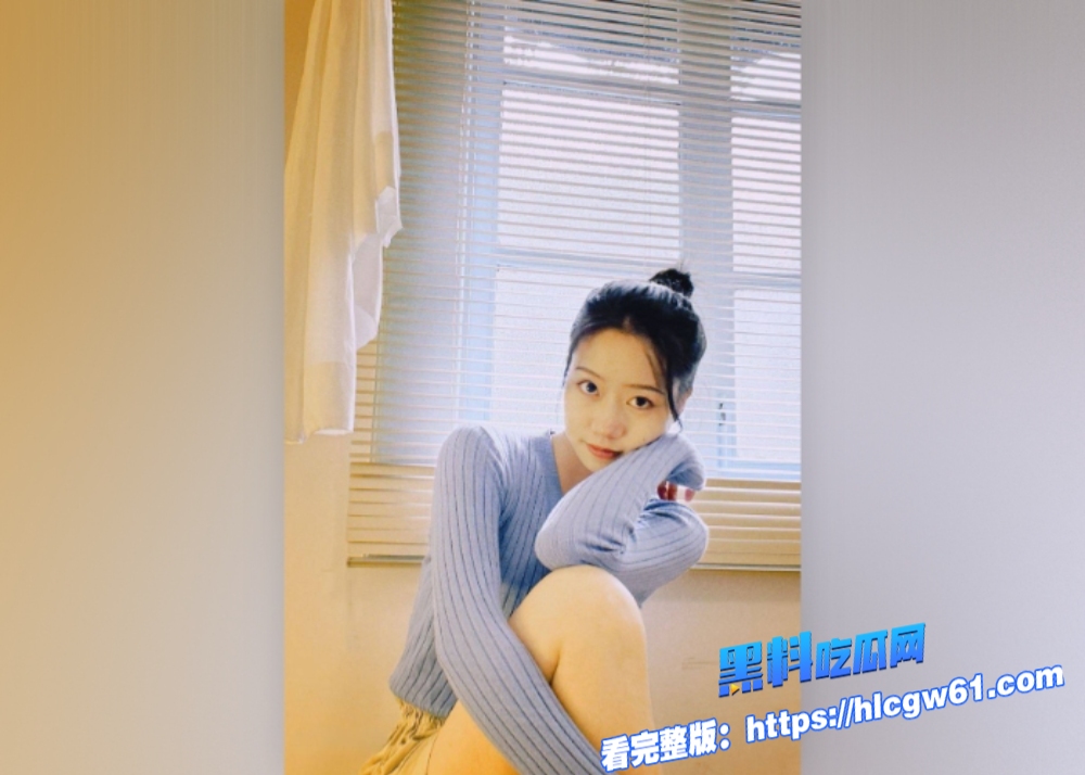 高颜值眼镜娘学妹被金主包养内射啪啪不雅视频曝光看着清纯实际在床上骚的很 3