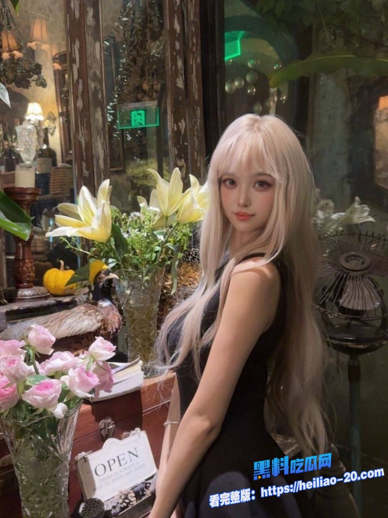 趁姐姐接电话放松警惕弟弟突然插入强忍呻吟越颤越浪各种姿势玩到尽兴 2 趁姐姐接电话放松警惕弟弟突然插入强忍呻吟越颤越浪各种姿势玩到尽兴 2