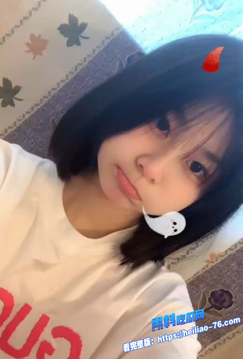 纯真爱丽丝萝莉乌萌萌反差扣逼视频流出裙下疯狂喷水反差感直接拉满1