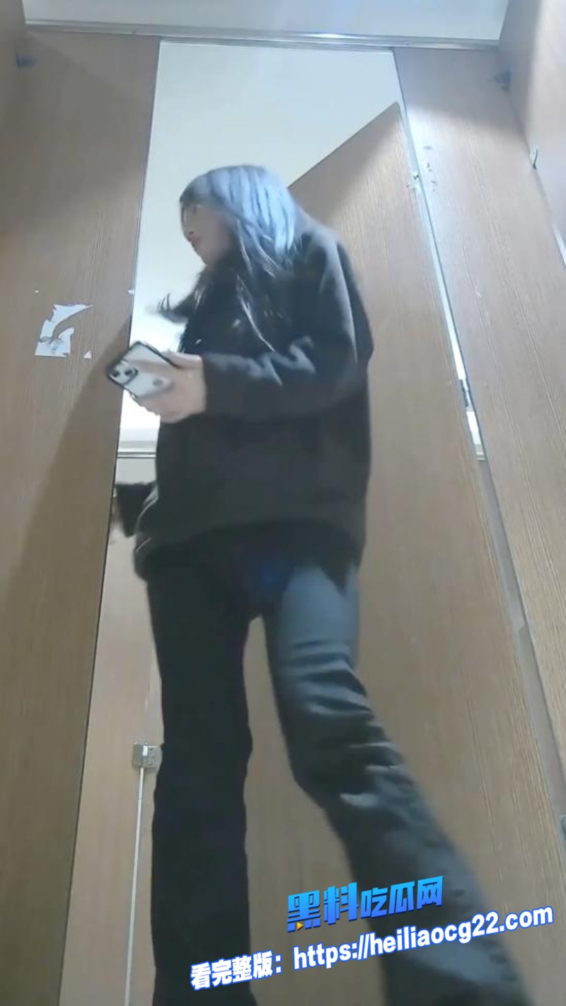 KTV女厕偷拍0