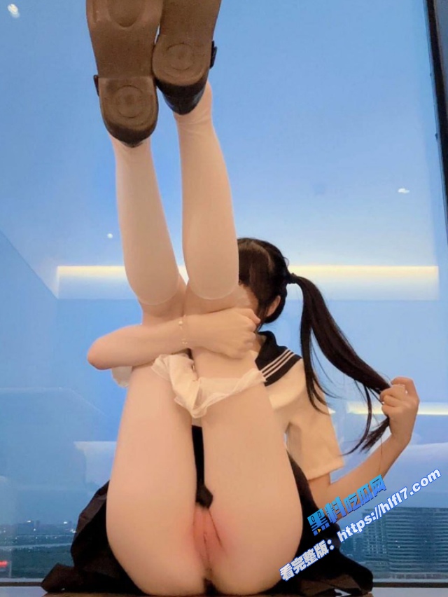 顶级反差萝莉少女 无毛白虎嫩穴 极品大长腿 解锁双马尾的正确使用方式！9