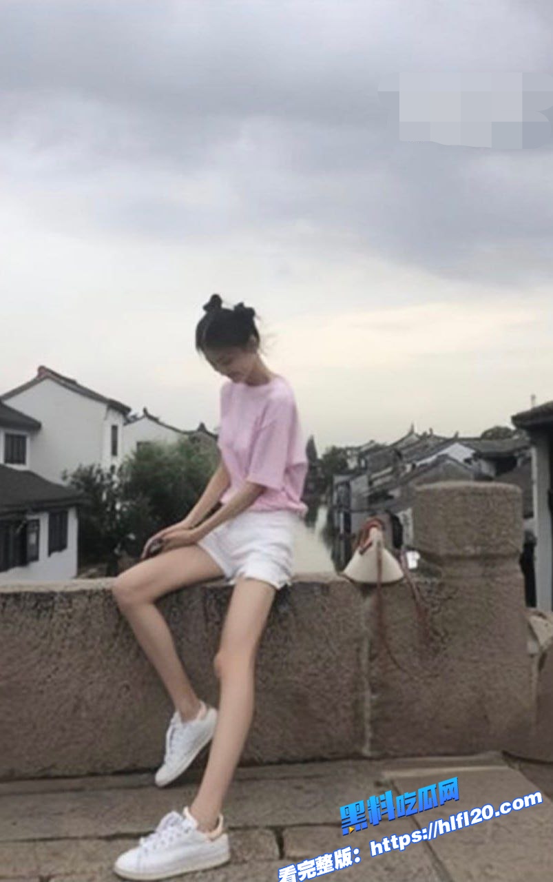 上海市影视学院校花 被男友 陈大祎 曝光吃鸡做爱视频 那么极品的美女 真想操！图5