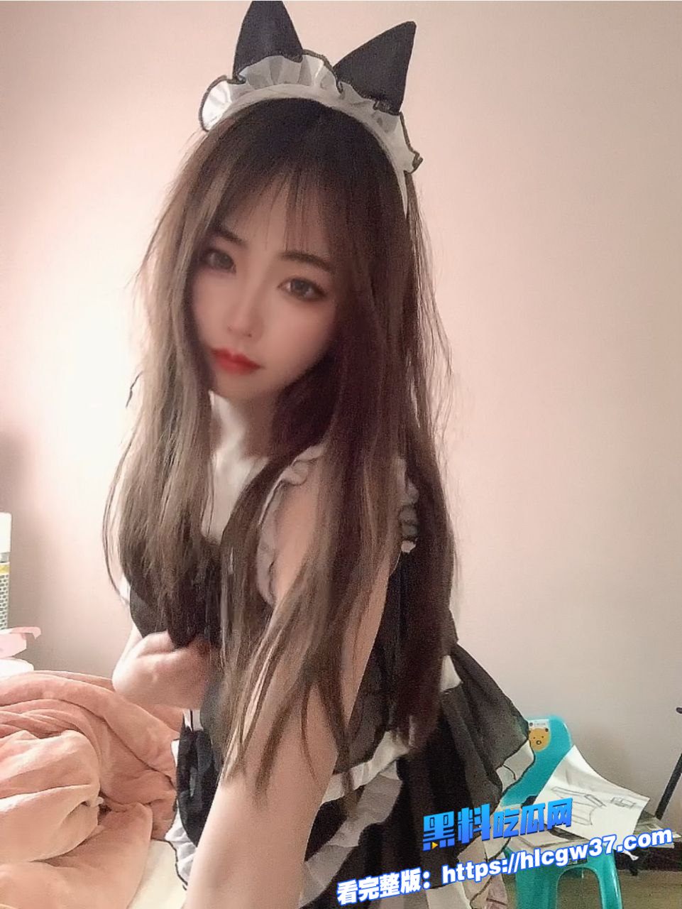 高颜值清纯少女重金定制角色扮演自拍视频一对一裸聊自慰视频流出掰穴漏逼还还是粉粉的 1