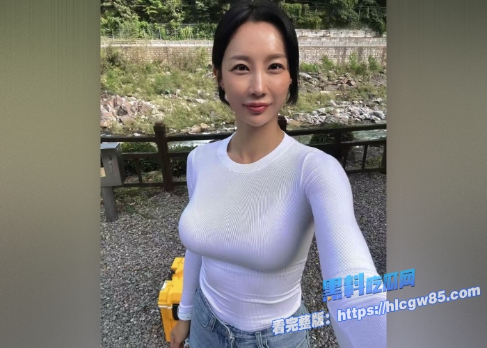 墨镜男约炮风骚熟女 4 墨镜男约炮风骚熟女 4