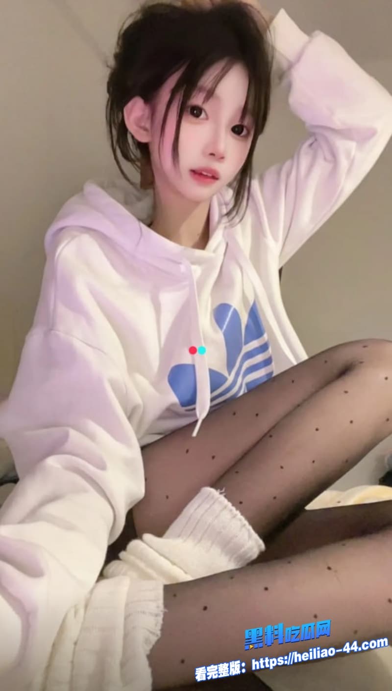 极品清纯学妹约炮视频流出口交舔逼骑乘榨精样样精通最后被喷射满脸浓精3 极品清纯学妹约炮视频流出口交舔逼骑乘榨精样样精通最后被喷射满脸浓精3