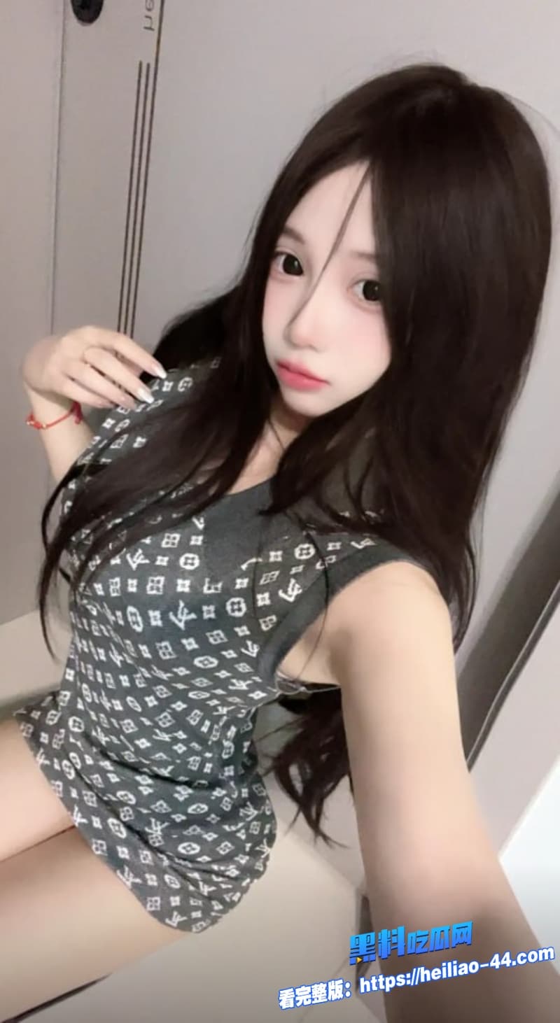 极品清纯学妹约炮视频流出口交舔逼骑乘榨精样样精通最后被喷射满脸浓精4 极品清纯学妹约炮视频流出口交舔逼骑乘榨精样样精通最后被喷射满脸浓精4