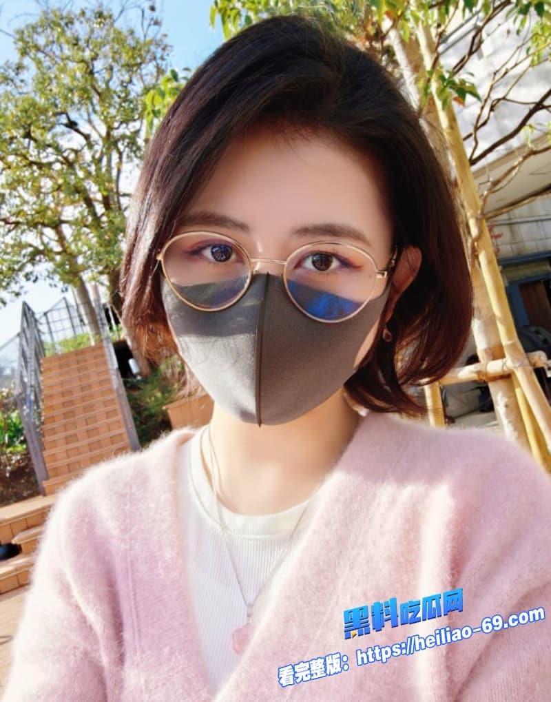 推特400万粉网红奶咪不雅视频流出掰开双腿疯狂自慰反差感拉满7