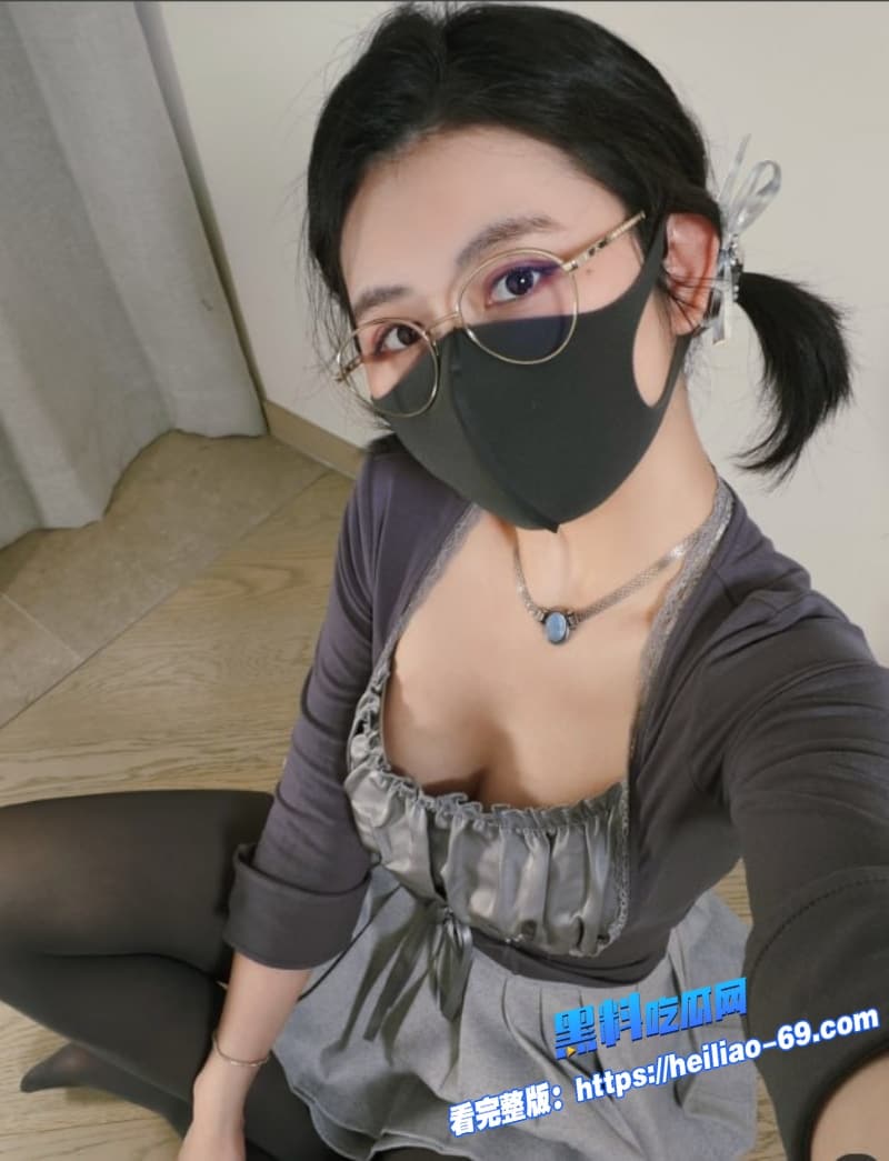 推特400万粉网红奶咪不雅视频流出掰开双腿疯狂自慰反差感拉满8