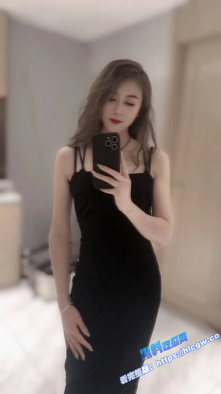 江苏无锡新吴区上品花园美女业主 李漫漫 婚后出轨 情夫酒店偷拍视频流出！2