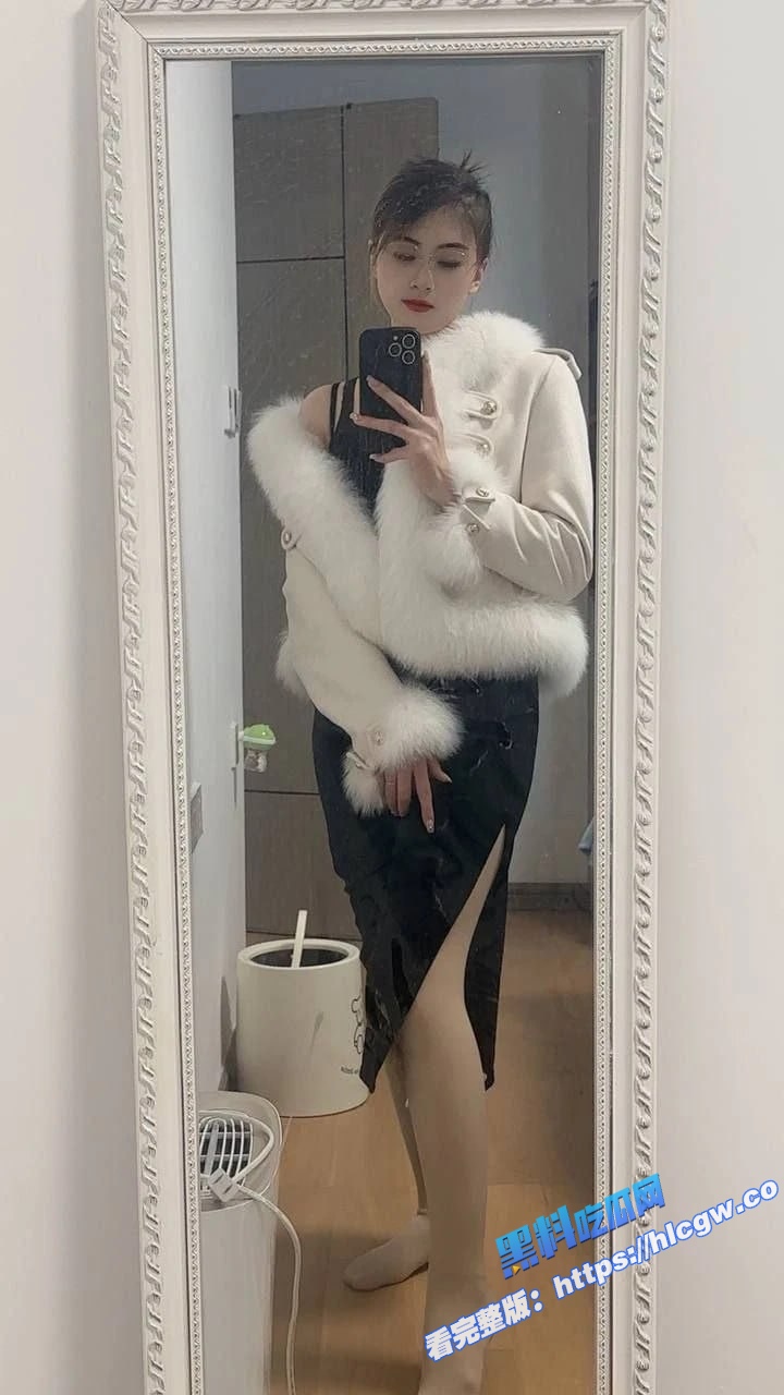 江苏无锡新吴区上品花园美女业主 李漫漫 婚后出轨 情夫酒店偷拍视频流出！3
