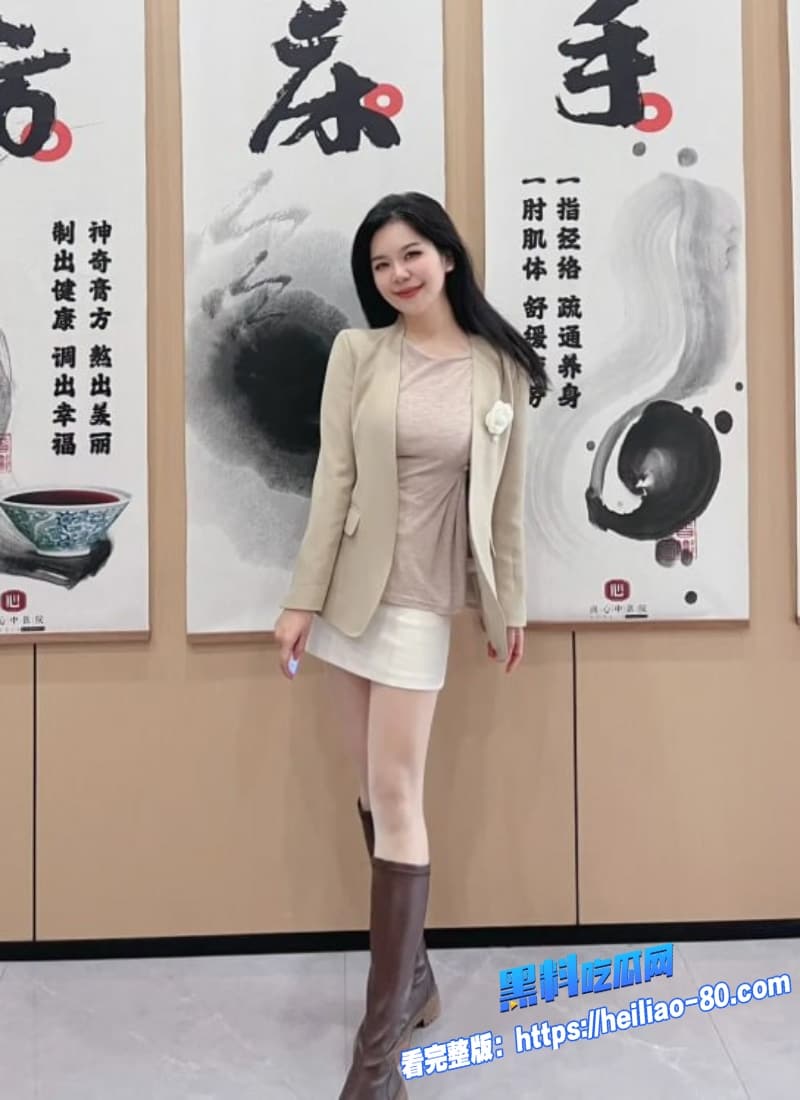 真实姐弟乱伦高颜值姐姐全程露脸跪地深喉口交随后直接遭弟弟巨屌疯狂爆操整段肉欲满满1