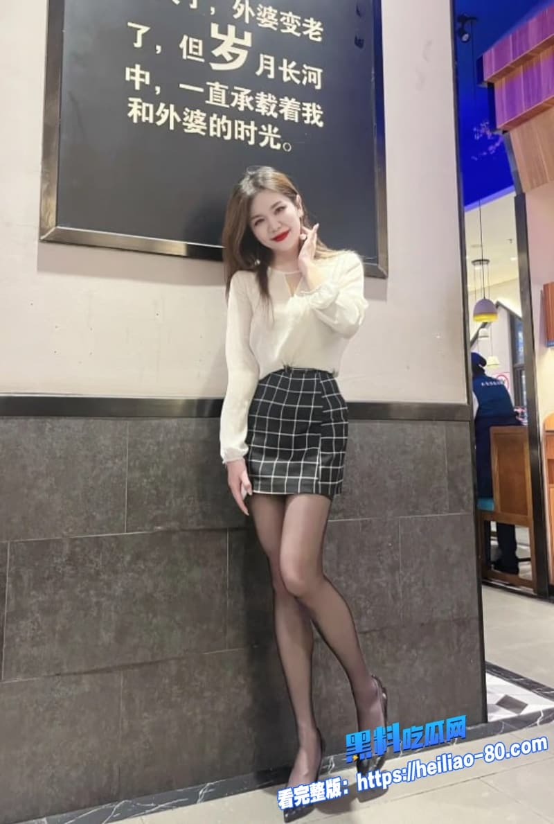 真实姐弟乱伦高颜值姐姐全程露脸跪地深喉口交随后直接遭弟弟巨屌疯狂爆操整段肉欲满满5