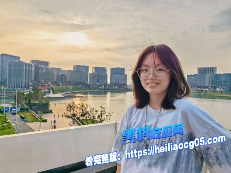 重庆财经学院李佳怡6