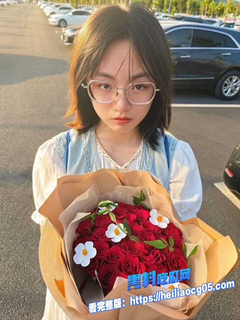 重庆财经学院李佳怡8