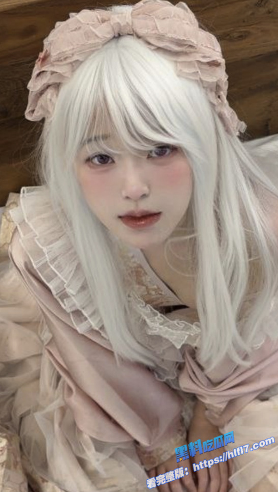 抖音网红甜妹 迟早早 萝莉型美少女清纯可人 定制私拍福利惊艳流出！1