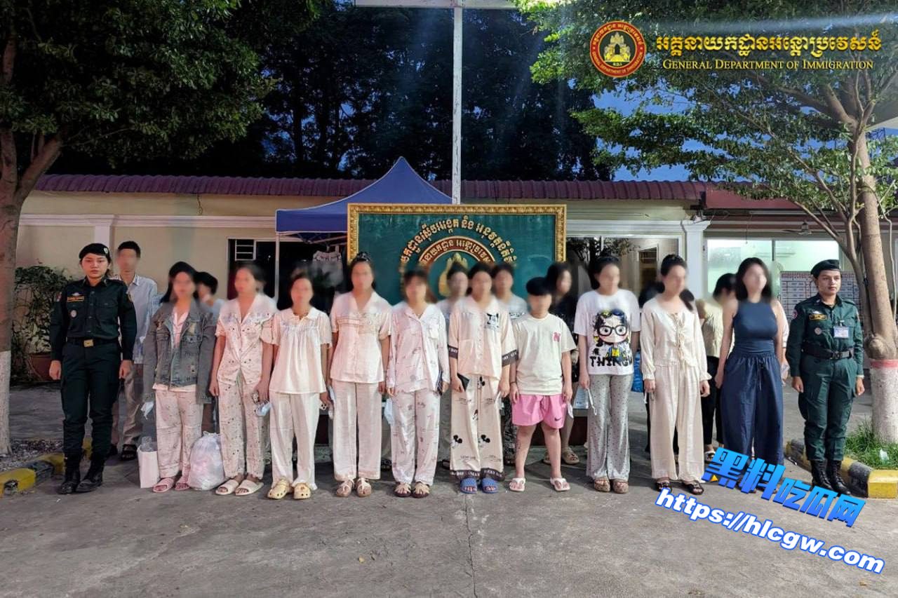 161名越南狗推被遣送回国01