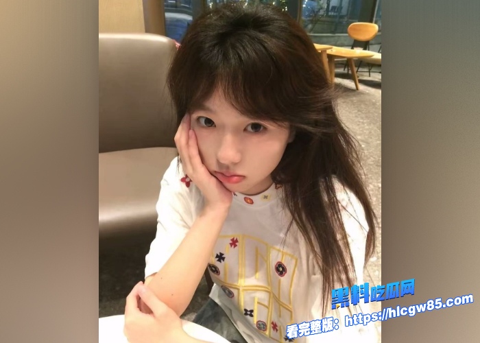 三个极品身材颜值女大学生欠网贷没钱还款只能卖身排队等着被大哥操多人淫乱视频爆出 6