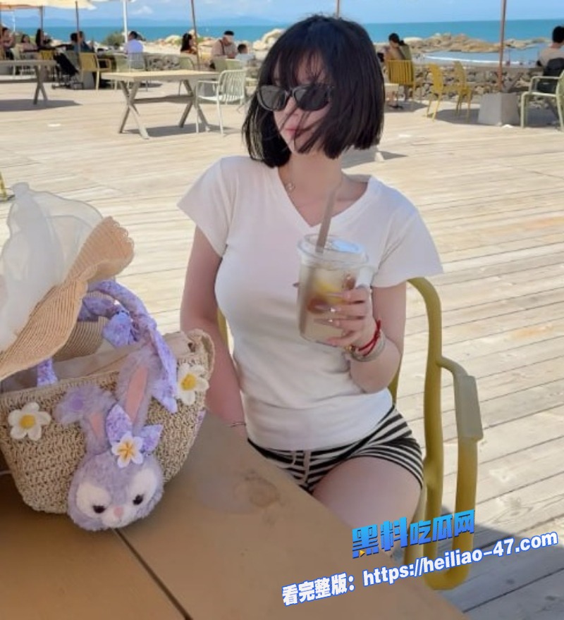 淫荡人妻直播下海沉迷女上位丰满美乳狂晃呻吟勾魂摄魄这样的人妻兄弟们喜欢吗5 淫荡人妻直播下海沉迷女上位丰满美乳狂晃呻吟勾魂摄魄这样的人妻兄弟们喜欢吗5