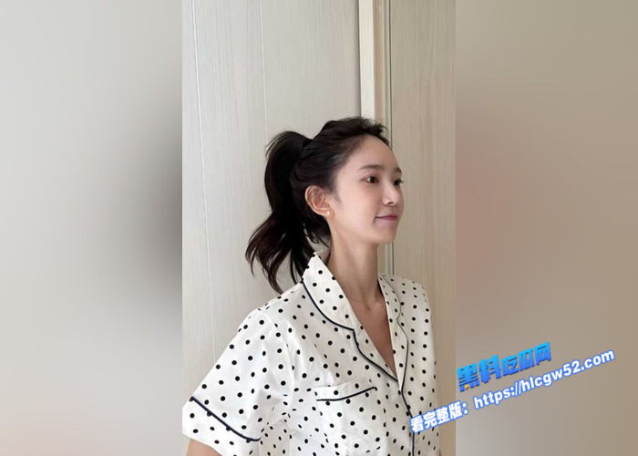 极品推特拜金女神 小村花 明码标价 与金主性爱视频曝光 性感蜜桃臀被后入狂操3