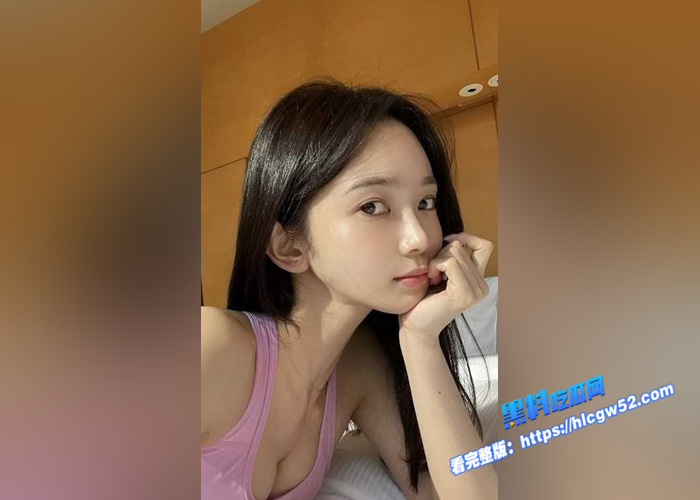 极品推特拜金女神 小村花 明码标价 与金主性爱视频曝光 性感蜜桃臀被后入狂操4